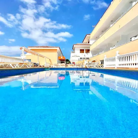 Studio Well Connected Ocean,freewifi,pool,beach At Playa De Las Americas In Tenerife Sur アパート アデヘ