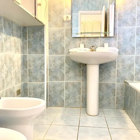 Studio Well Connected Ocean,freewifi,pool,beach At Playa De Las Americas In Tenerife Sur *