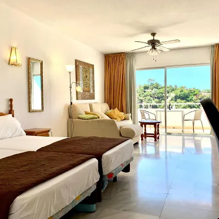 Studio Well Connected Ocean,freewifi,pool,beach At Playa De Las Americas In Tenerife Sur アパート アデヘ