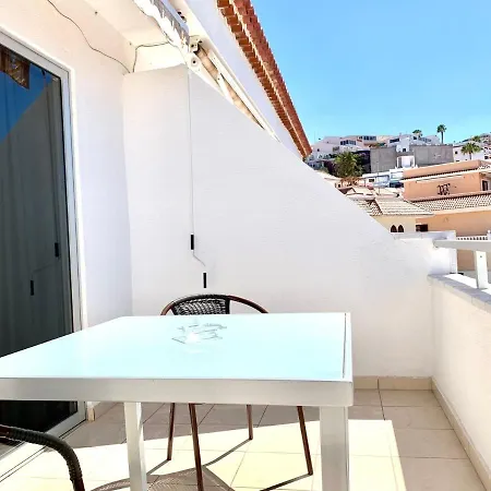 Studio Well Connected Ocean,freewifi,pool,beach At Playa De Las Americas In Tenerife Sur アパート