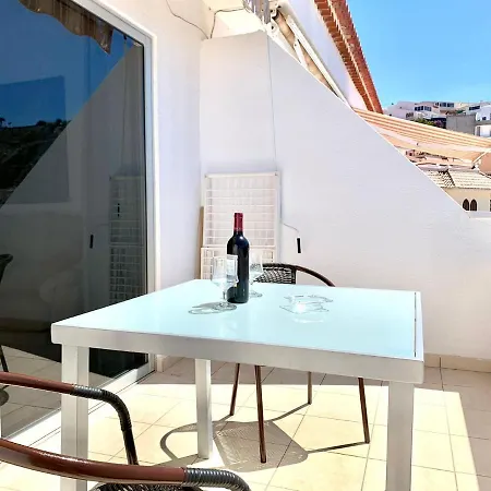 Studio Well Connected Ocean,freewifi,pool,beach At Playa De Las Americas In Tenerife Sur アパート *