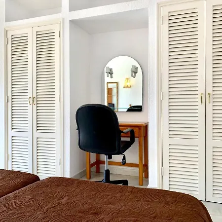 Studio Well Connected Ocean,freewifi,pool,beach At Playa De Las Americas In Tenerife Sur *